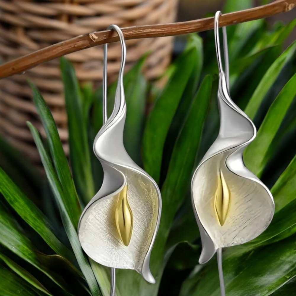 Nature Inspired Silverplated and Goldplated Callalily Floral Earrings Nwot